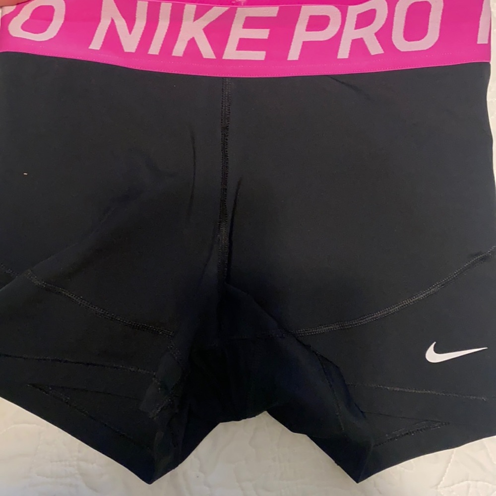 Nike pro short pink band